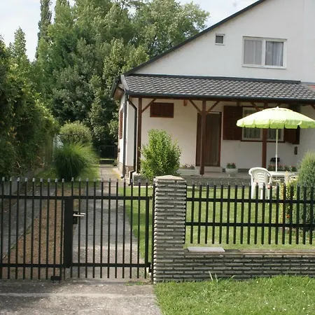 Nefelejcs Nyaralohaz
